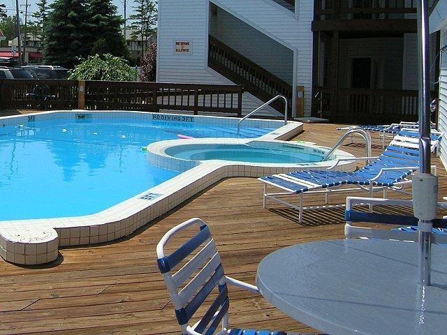 The Beach Condominium Hotel Resort Traverse City Exterior photo