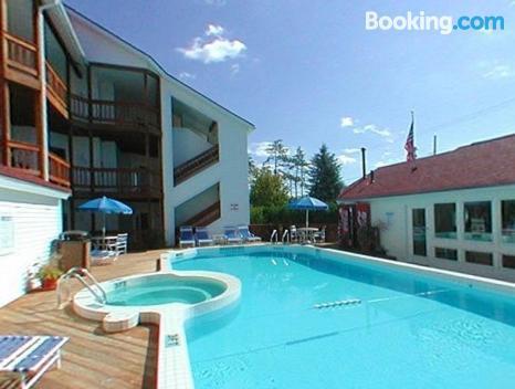 The Beach Condominium Hotel Resort Traverse City Exterior photo