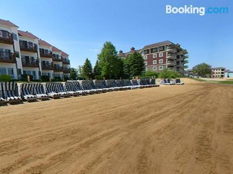The Beach Condominium Hotel Resort Traverse City Exterior photo